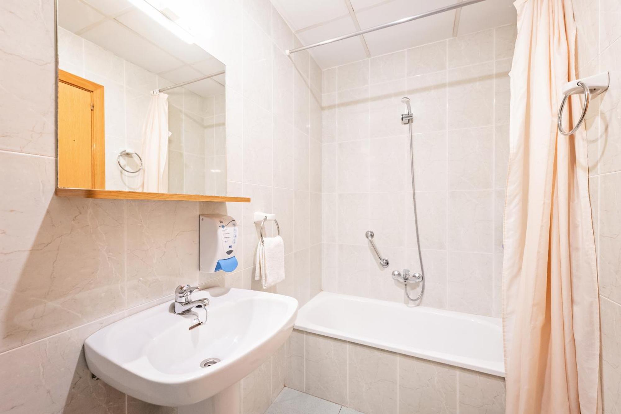 Hotel La Perla Olot Dış mekan fotoğraf