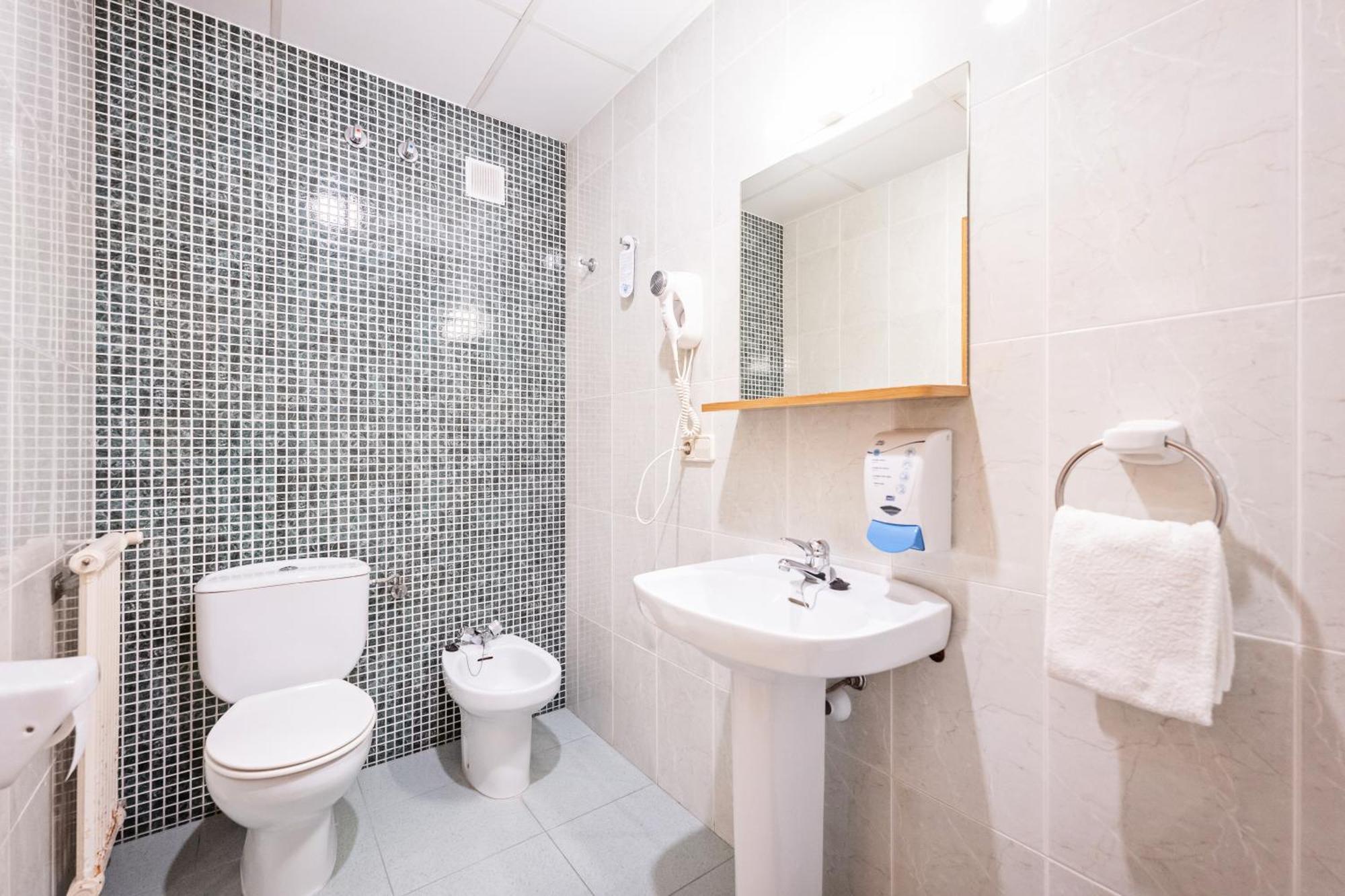 Hotel La Perla Olot Dış mekan fotoğraf